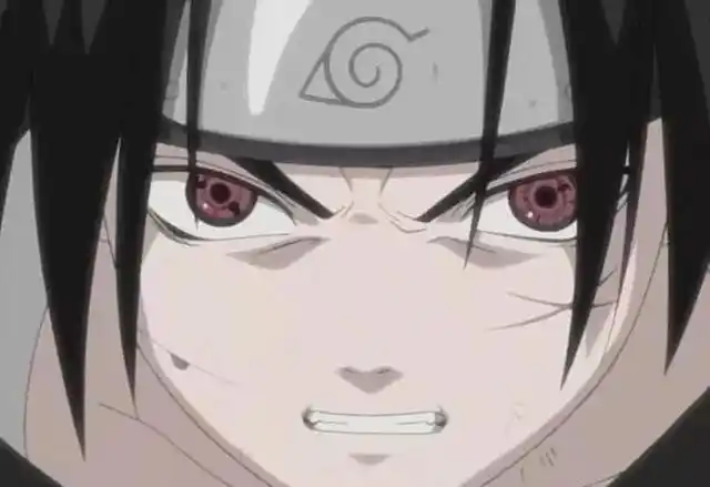 直到与白的战斗中为保护鸣人而使得写轮眼觉醒,此时右眼双勾玉,左眼单