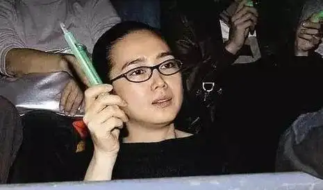 放弃豪门生活甘愿做刘德华背后的女人朱丽倩为了他有多能忍