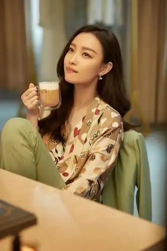 倪妮 广告都拍得这么诗意