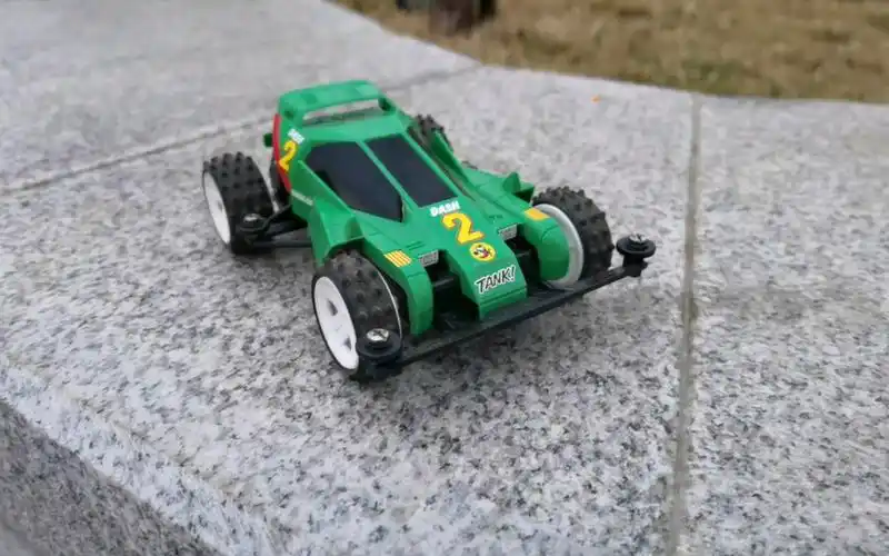 街头迷你四驱车燃烧太阳试跑新场地为夏天大展拳脚做准备