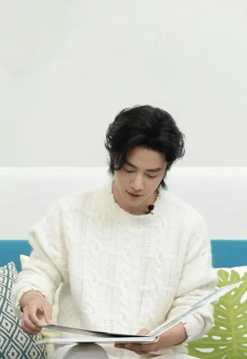 240130温暖岁末肖战的日常惬意生活感染粉丝群体