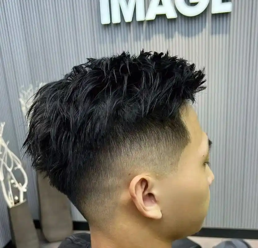 男士三七分纹理侧背发型推荐979797 男生发型推荐 帅气三七侧分