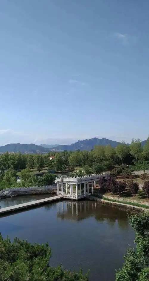 o 在咱丰台人都在用的邻友圈app上发帖分享了他眼中的丰台青龙湖公园