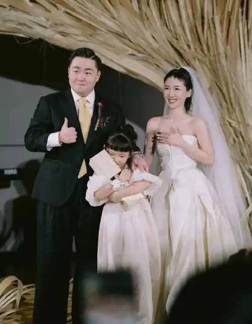 事实证明成名30年后郝劭文和释小龙已经走上了截然相反的道路