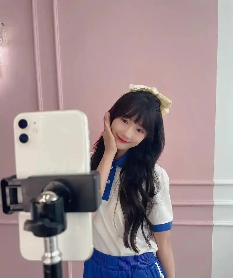 林晚晚 大家好,我是林晚晚,最近太忙了,小号几乎没有更新, - 抖音