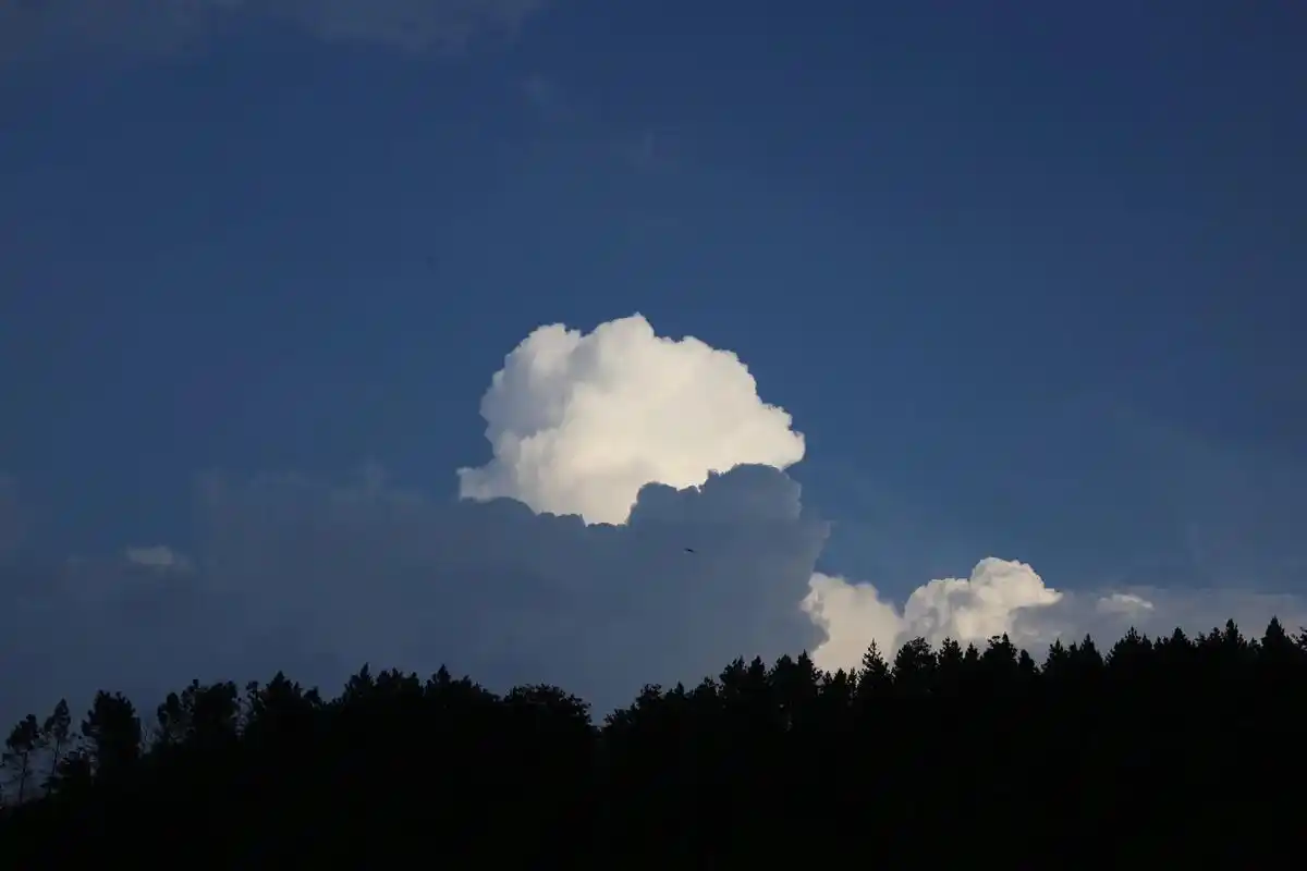 背光是剪影.#风景 #随手拍天空 #云朵收藏家 - 抖音