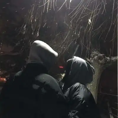 r-暗色系情头 是你让我最动心_qq情侣头像_我要个性网