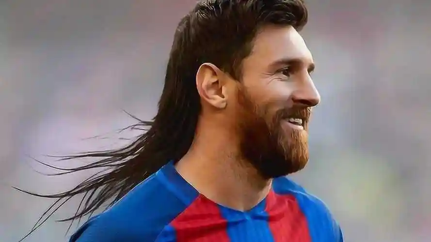 少年梅西梅西刮胡子了你还是从前那个少年没有一丝丝改变