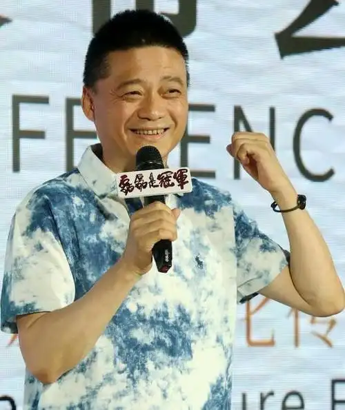 央视名嘴崔永元现状近况出席磊磊是冠军记者发布会