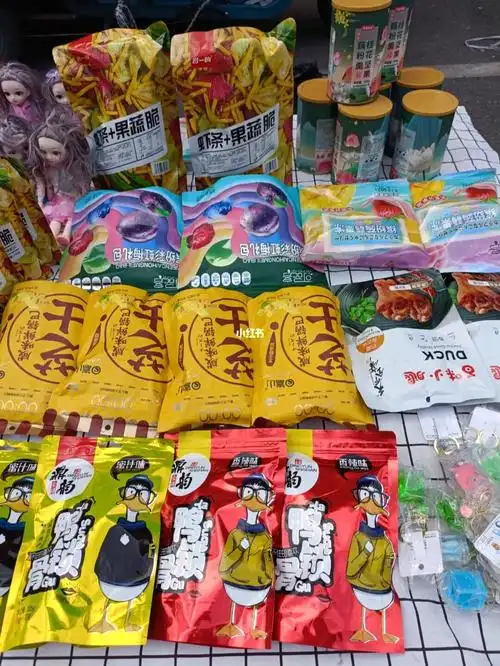 口罩零食摆摊第二天摆两个小时卖100元