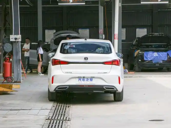 长安汽车 逸动 2022款 plus 1.6l gdi 手动精英型