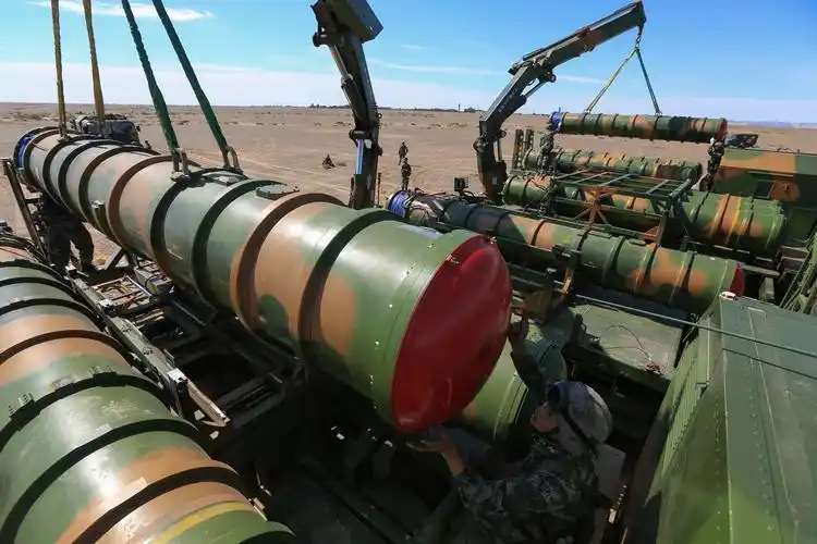 红旗16防空导弹如何快速吊装