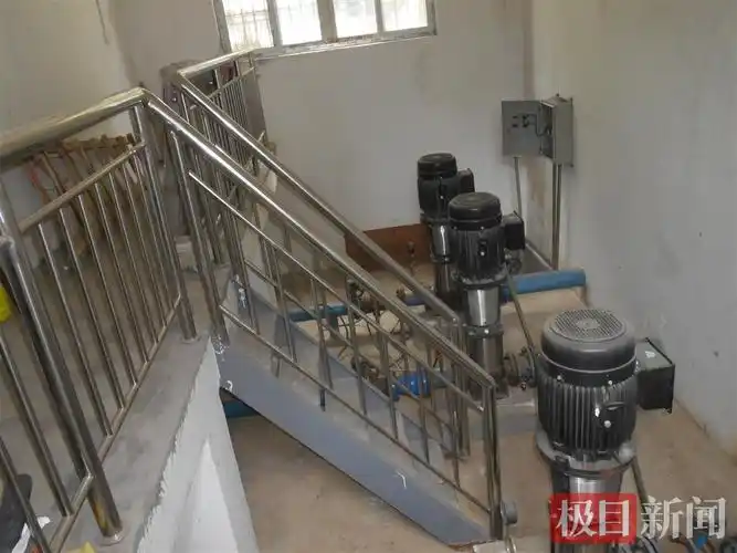 水泵进行配置,系统采集的运行数据实时传回武汉市水务集团的控制中心