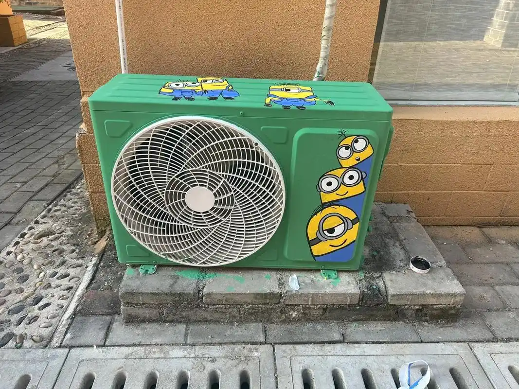 空调外机装饰一下,画个小画.