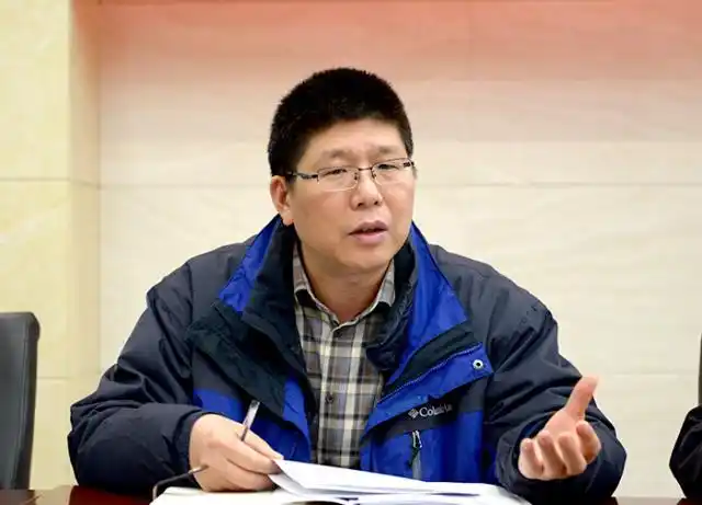 经济学院副院长杨飞虎教授详细汇报了教育部第四轮和第五轮学科评估