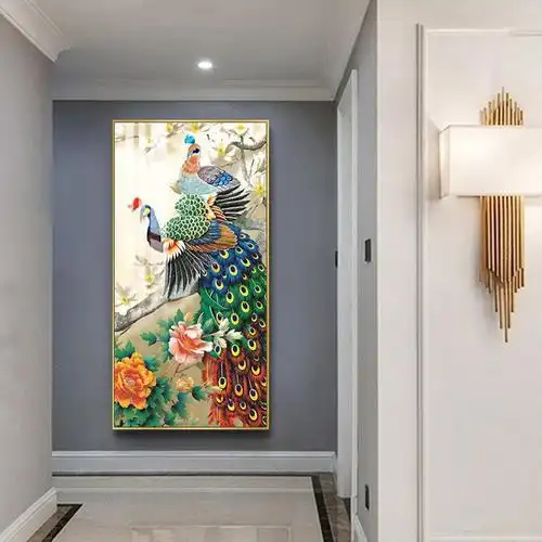 玄关是个风水宝地,如果没有寓意吉祥的字画挂在这里,对家庭成员的风水