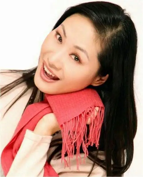 歌手于文华遭遇抛弃后遇网恋小伙婚姻生活如何