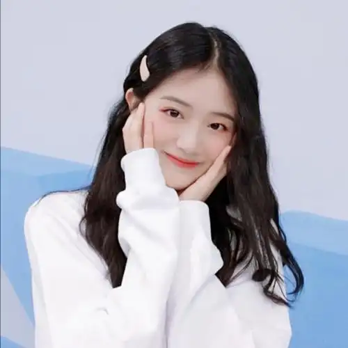 胡馨尹自调滤镜头像.