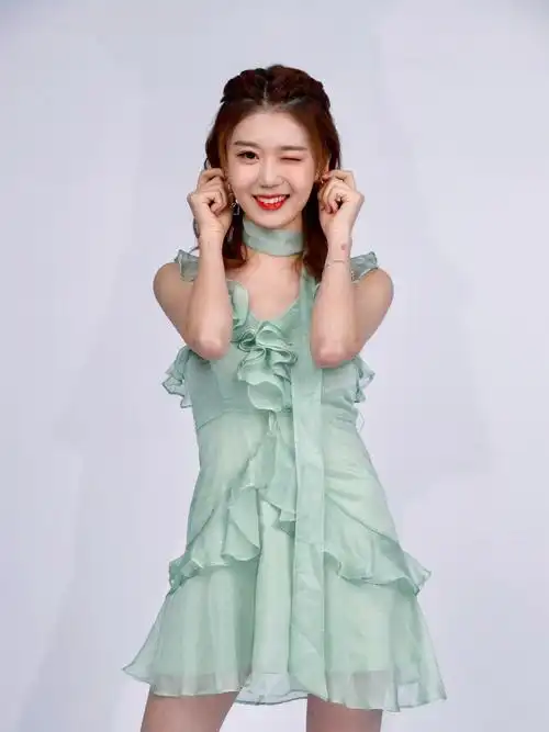 腾讯体育主播吴迪,动感靓丽,是一道美丽的风景线