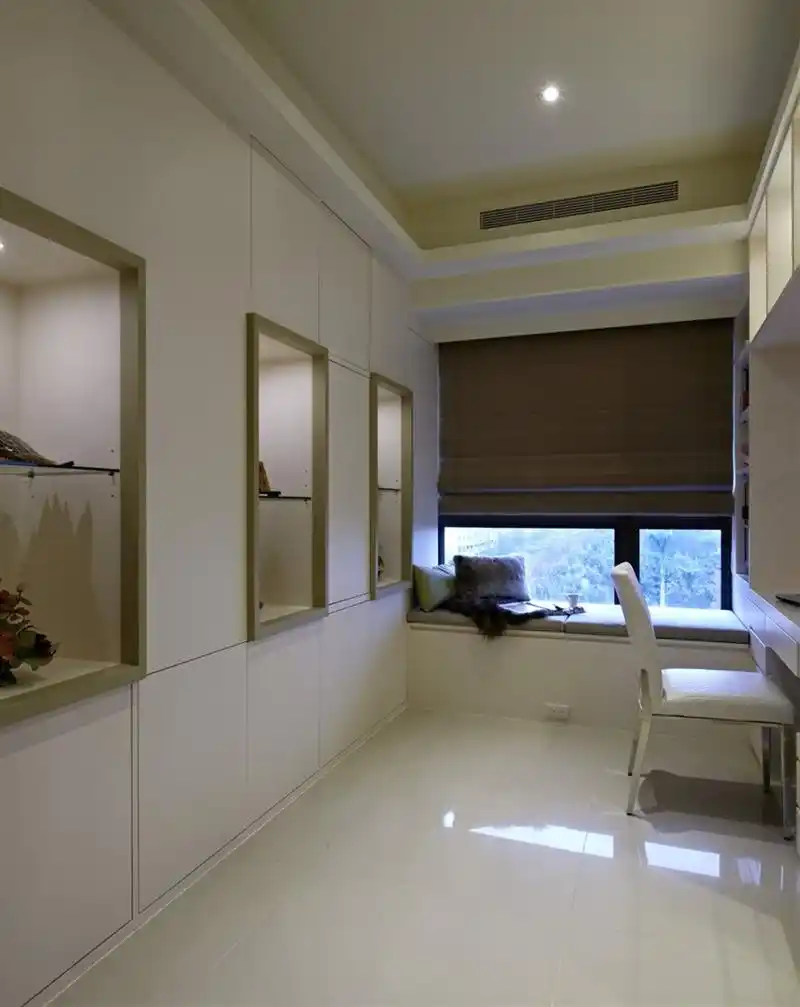 现代简约书房飘窗窗帘设计