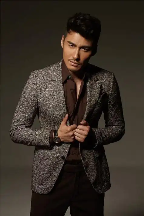 胡兵,伦敦时装周压轴出场,霸气十足,回头率百分百惊呆外国友人_腾讯