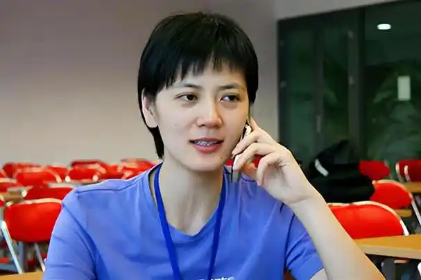 沈冰就是这样的一个人,人长得漂亮,还特别优秀!