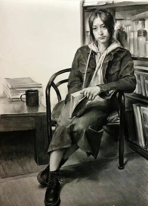 高清中央美术学院博士夏理佳素描全身