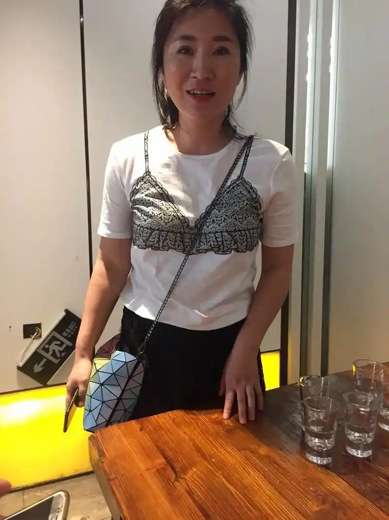 一个女人从单身到有娃40岁到45岁的变化