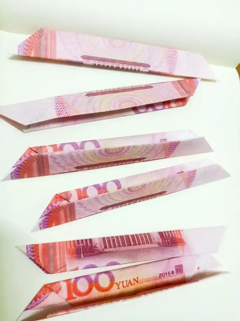 秋天的第一朵玫瑰花给自己也折一朵