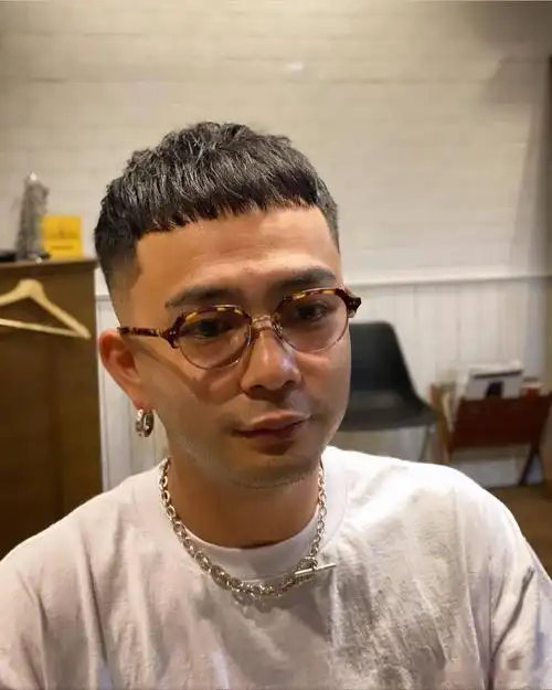 男发别乱剪,选这6种就对了清爽还有型,就连白发大叔都能大变样_发型