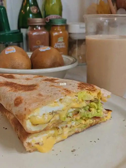 早餐吃没有技术含量的卷心菜鸡蛋芝士饼