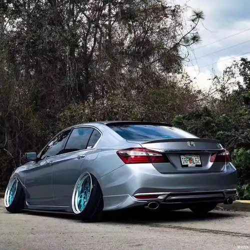 九代雅阁改装airbft气动避震低趴风格与蓝色轮毂的完美结合