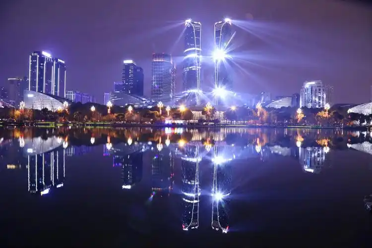 成都金融城双子塔灯光秀