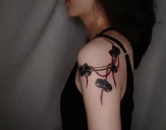 女生肩膀最新纹身图案4
