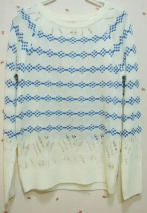 森女又复古,纯手工钩花的蓝白条纹毛衣