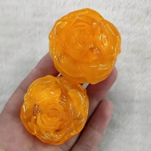 二代人造蜜蜡琥珀饰品吊坠人工琥珀旅游景点地摊展会产品义乌饰品批发