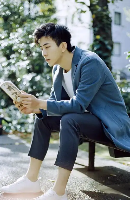 李川图片 李川文艺帅气街拍图片