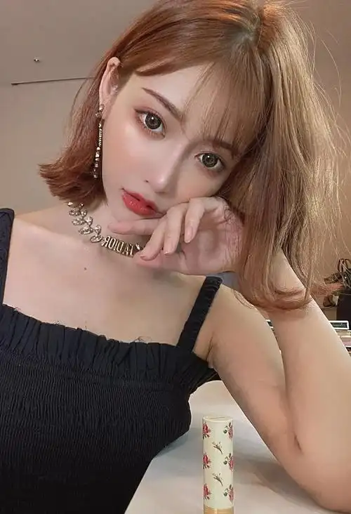 明日花老师庆生带货fr2兔潮流圈快嘴rapper32岁开始搞事业