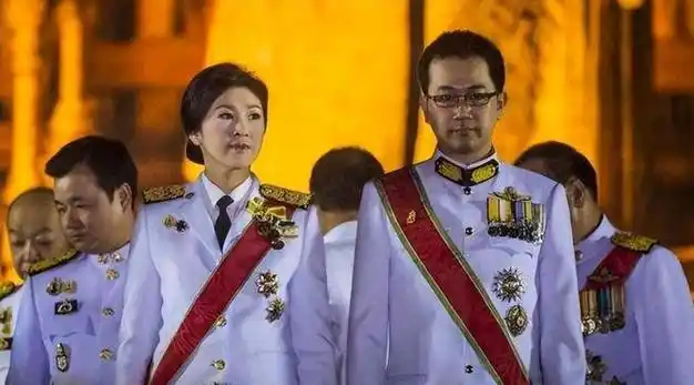 英拉:珠圆玉润美如画,东方神韵迷倒奥巴马与普京,56岁风韵犹存