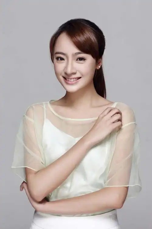 北电清纯学霸孙铱写真曝光多家公司青睐涨身价