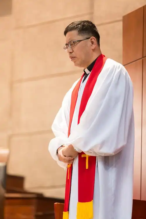 章国永 牧师《崇一之人(十)——为神作了见证的小女子》——2017年3月