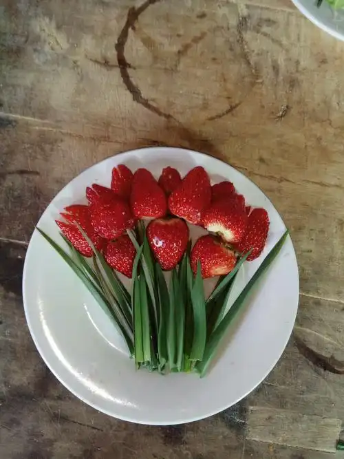 草莓拼盘