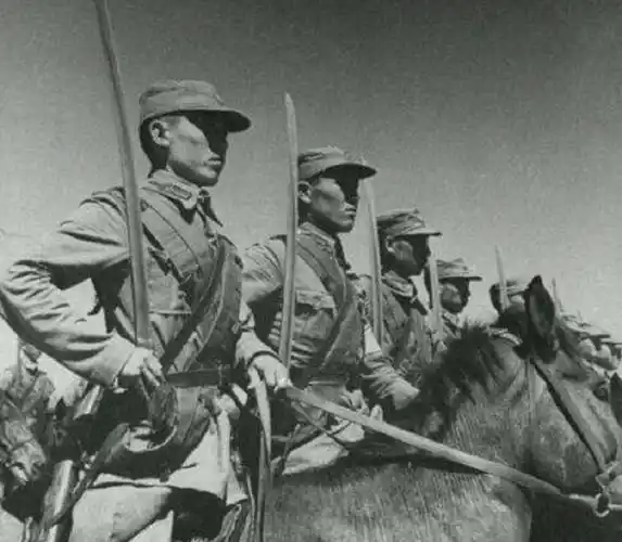 南京九旬痴呆老农跳河,口中大喊全体上刺刀,查明身份后引起轰动