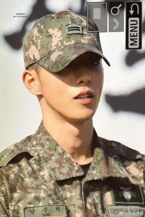 南柱赫入伍新照