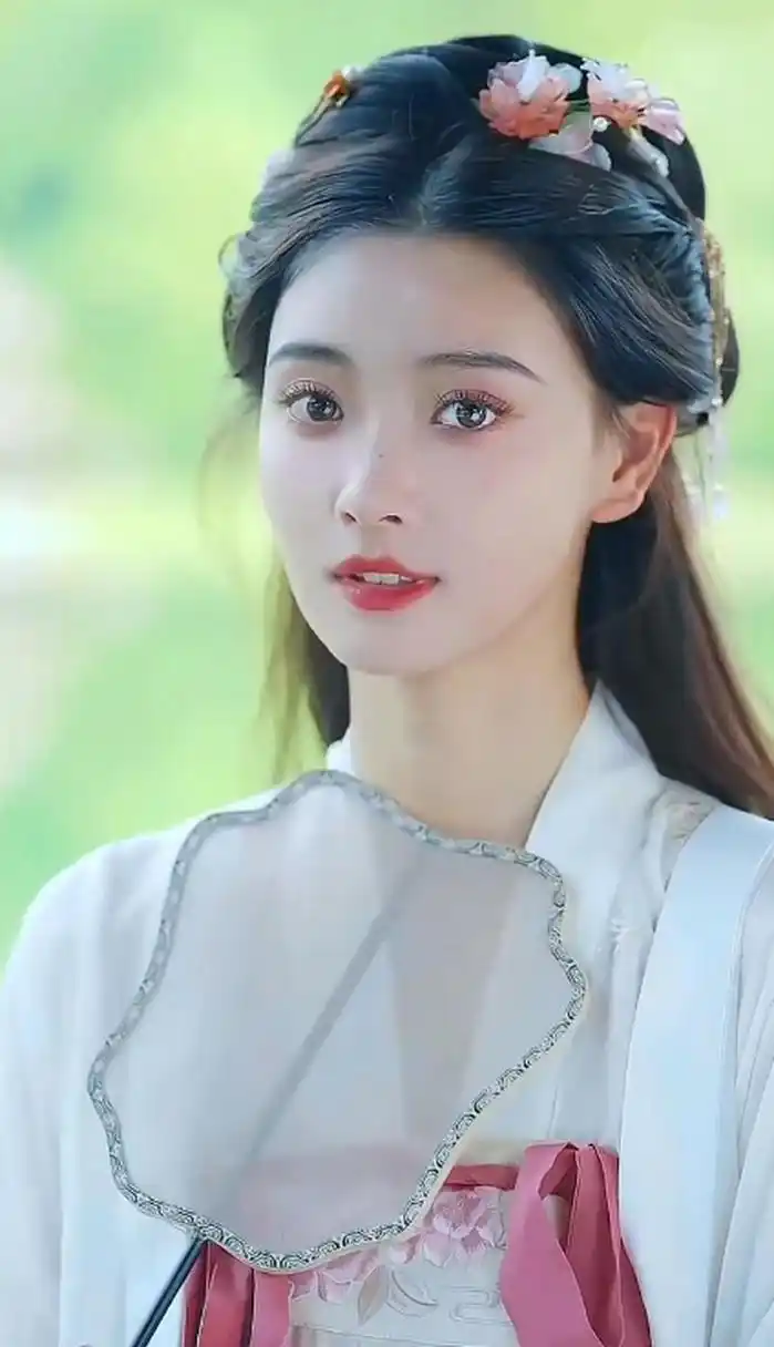 古装美女就是好看,这发型,这容颜,第一美女!