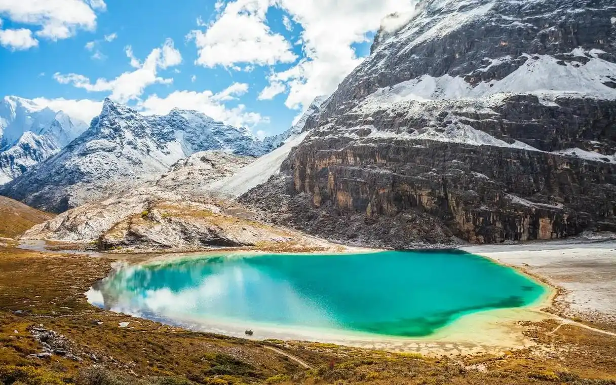 稻城亚丁景区位于四川甘孜州稻城县日瓦 - 抖音