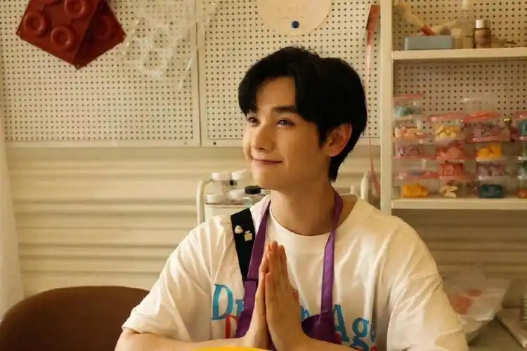 高卿尘ig百万粉福利做蛋糕的小花神