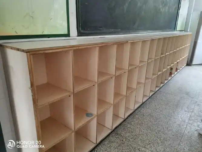 教室后面的储物柜,我一直想拥有的