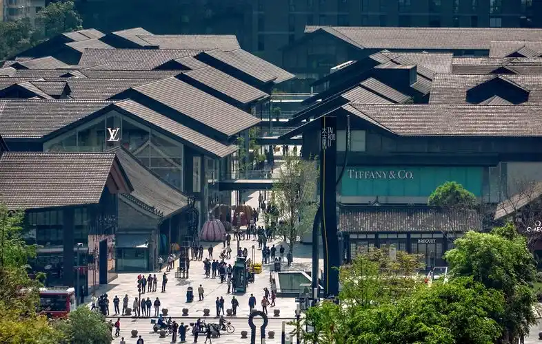 正式更名成都太古里新亮相