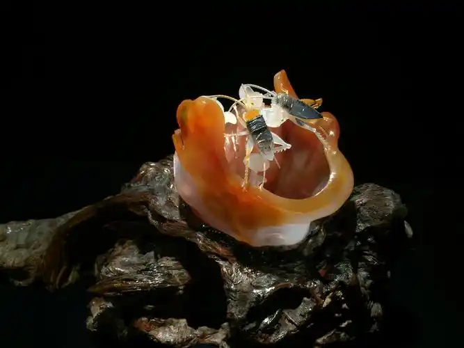 巧雕俏雕出精品,精益求精手艺人,记青年玉雕大师游勤秋